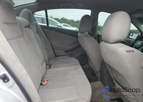 2011 Nissan Altima Base z USA, uszkodzony, nr VIN 1N4AL2AP4BN426546